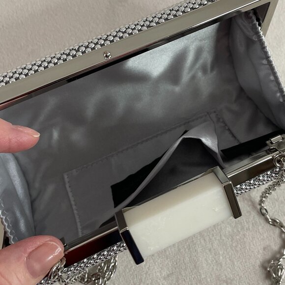 Jessica McClintock Silver Beaded Mesh Frame Evening Bag with Crossbody Chain - Picture 9 of 13